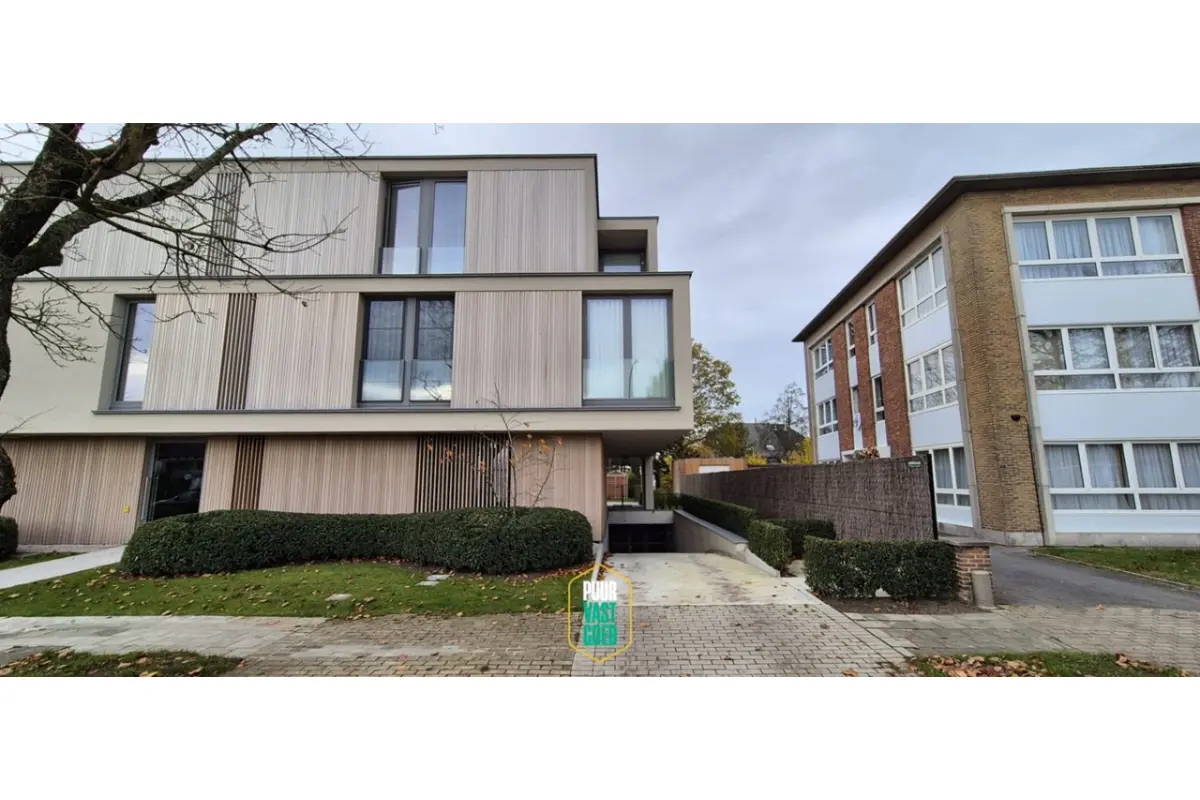 Parking & garage te  koop in Sint-Andries 8200 46500.00€  slaapkamers m² - Zoekertje 627623