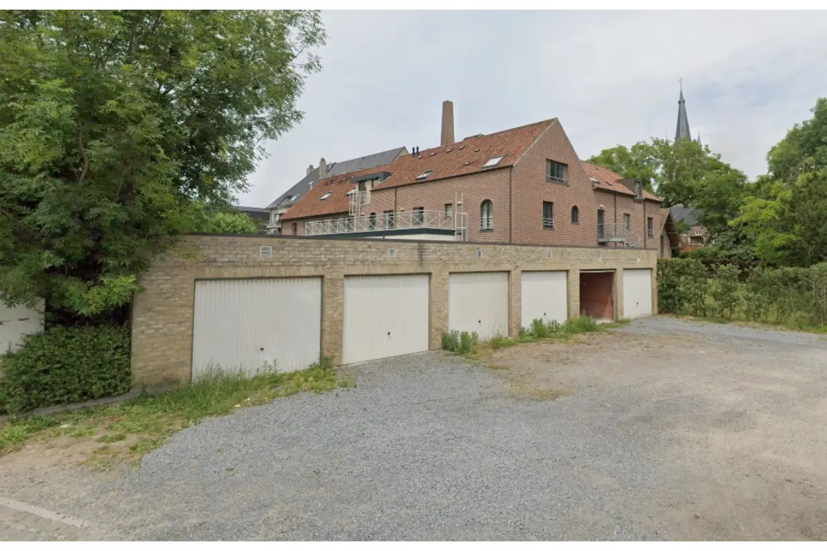 Parking & garage te  huur in Lichtervelde 8810 85.00€  slaapkamers m² - Zoekertje 626944