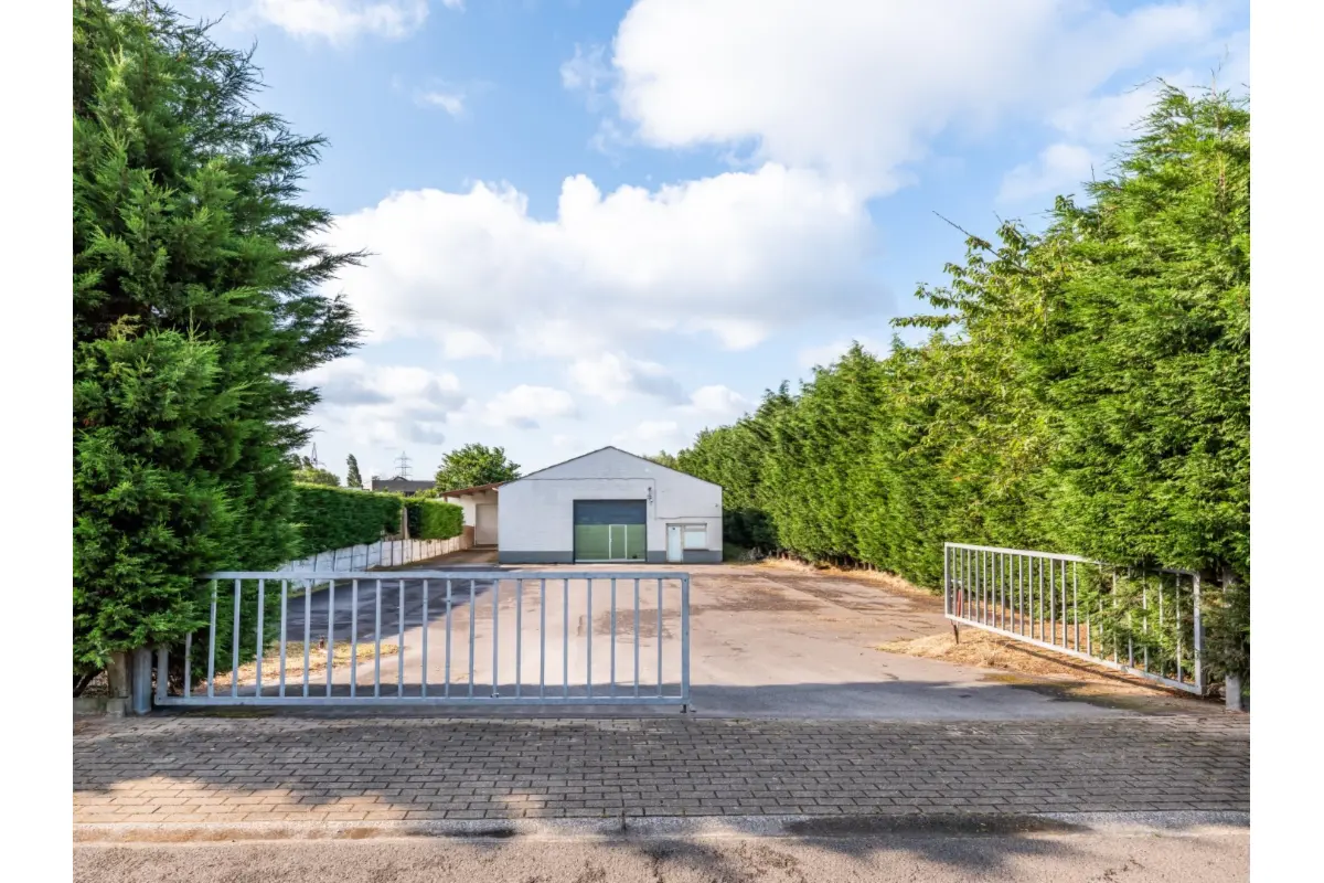 Handelszaak te  in Koksijde 8670 1500.00€  slaapkamers 360.00m² - Zoekertje 628265