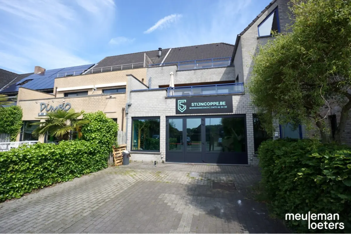 Appartement te  huur in Oostkamp 8020 875.00€ 2 slaapkamers 120.00m² - Zoekertje 628301