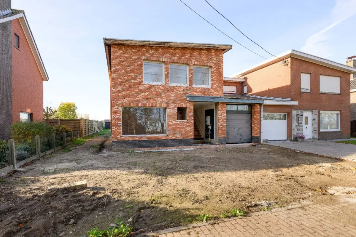 Huis te  koop in Lichtervelde 8810 368000.00€ 4 slaapkamers 185.00m² - Zoekertje 628296