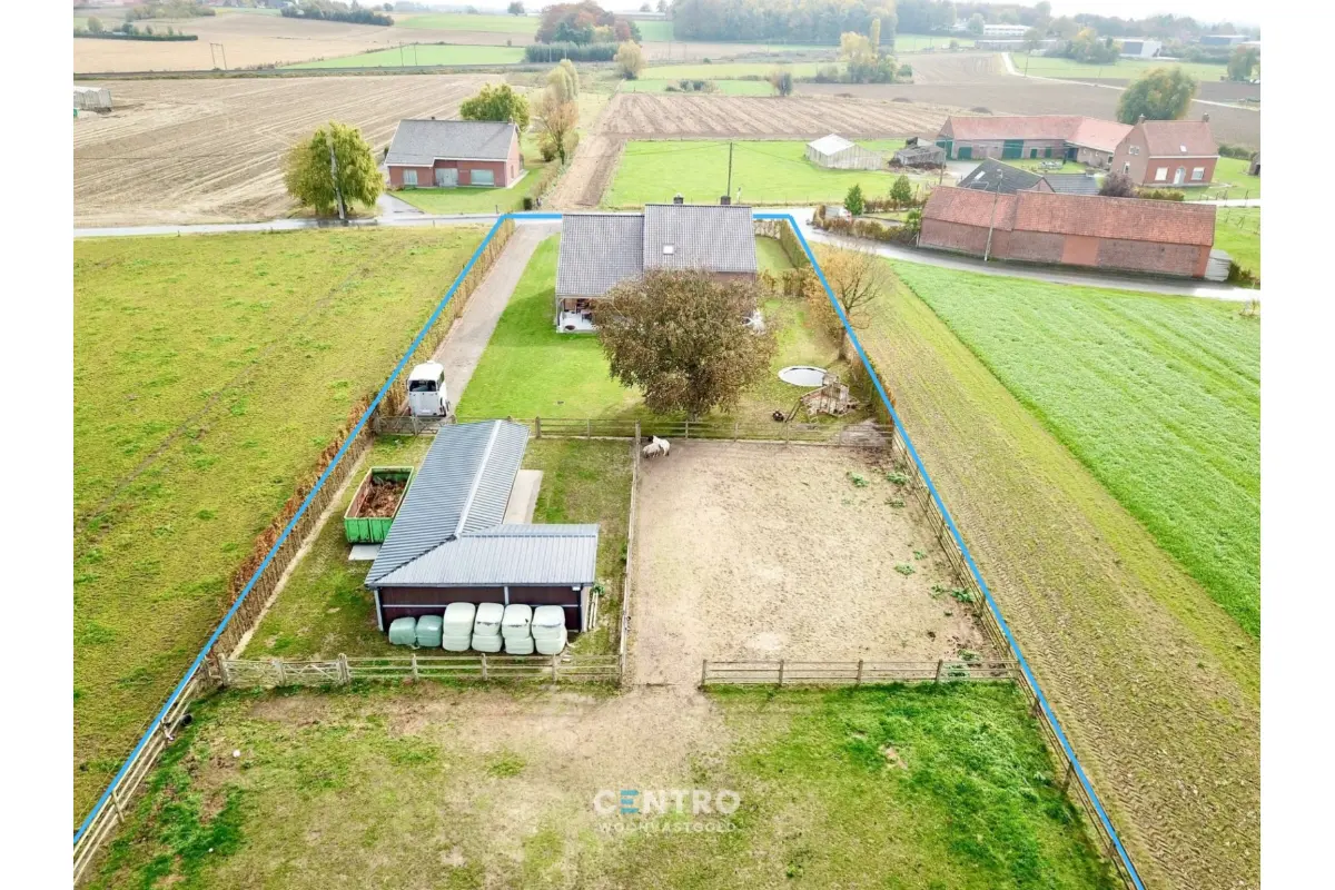 Bungalow te  koop in Hooglede 8830 0.00€ 4 slaapkamers 300.00m² - Zoekertje 628506