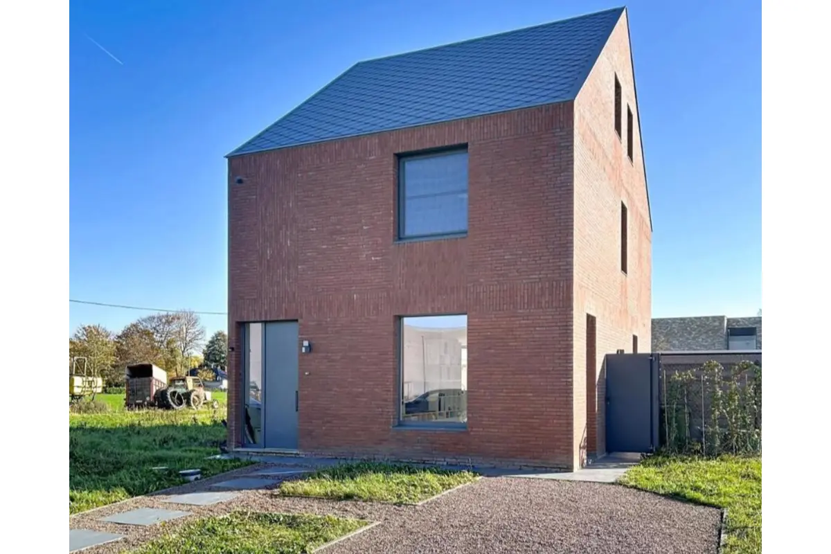 Huis te  koop in Zwevegem 8550 499000.00€ 4 slaapkamers 194.00m² - Zoekertje 628934