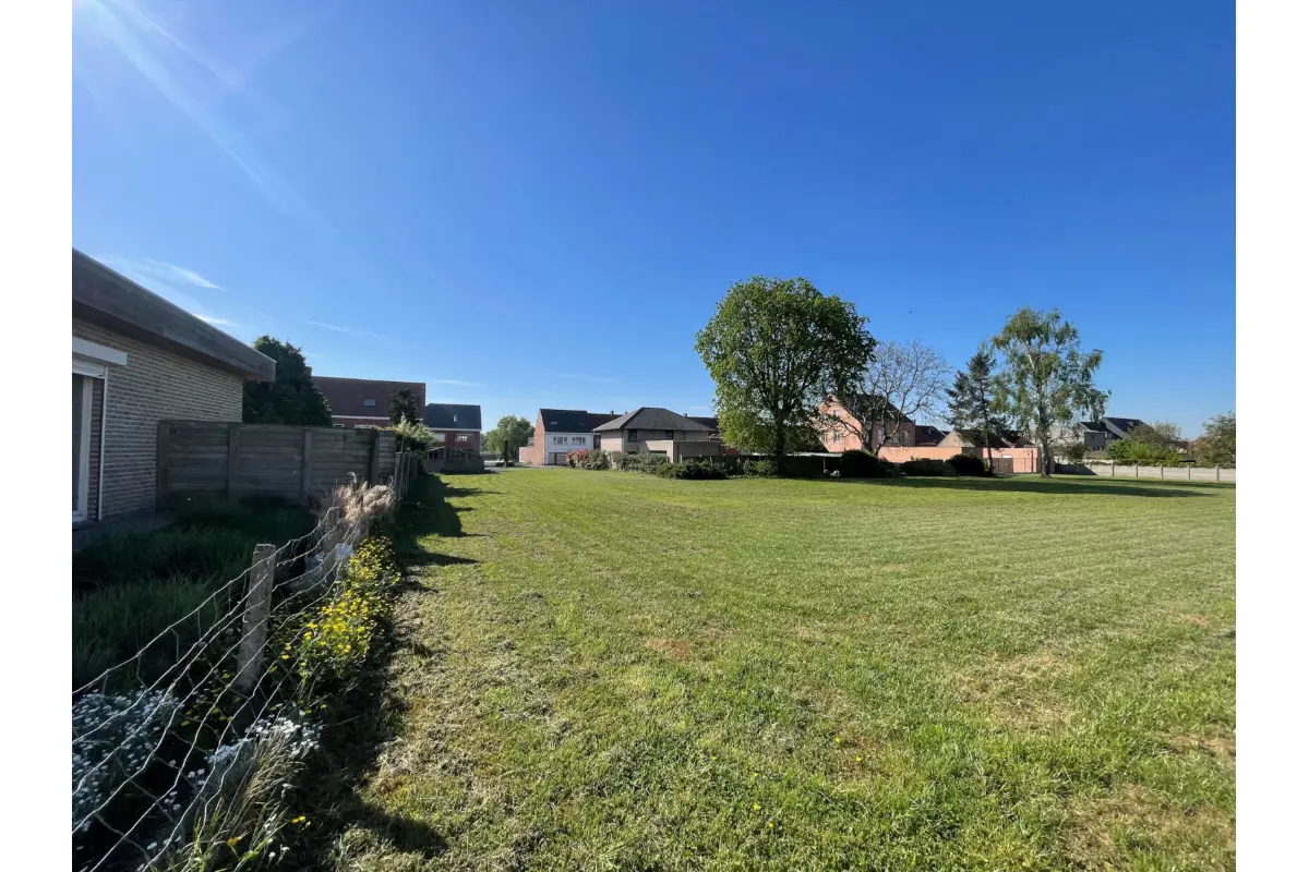 Grond te  koop in Houthulst 8650 550000.00€  slaapkamers m² - Zoekertje 629088