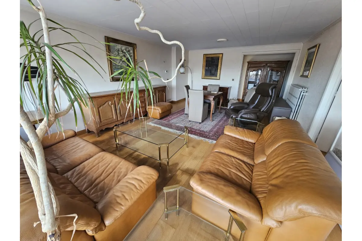 Appartement te  koop in Kortrijk 8500 165000.00€ 2 slaapkamers m² - Zoekertje 629925