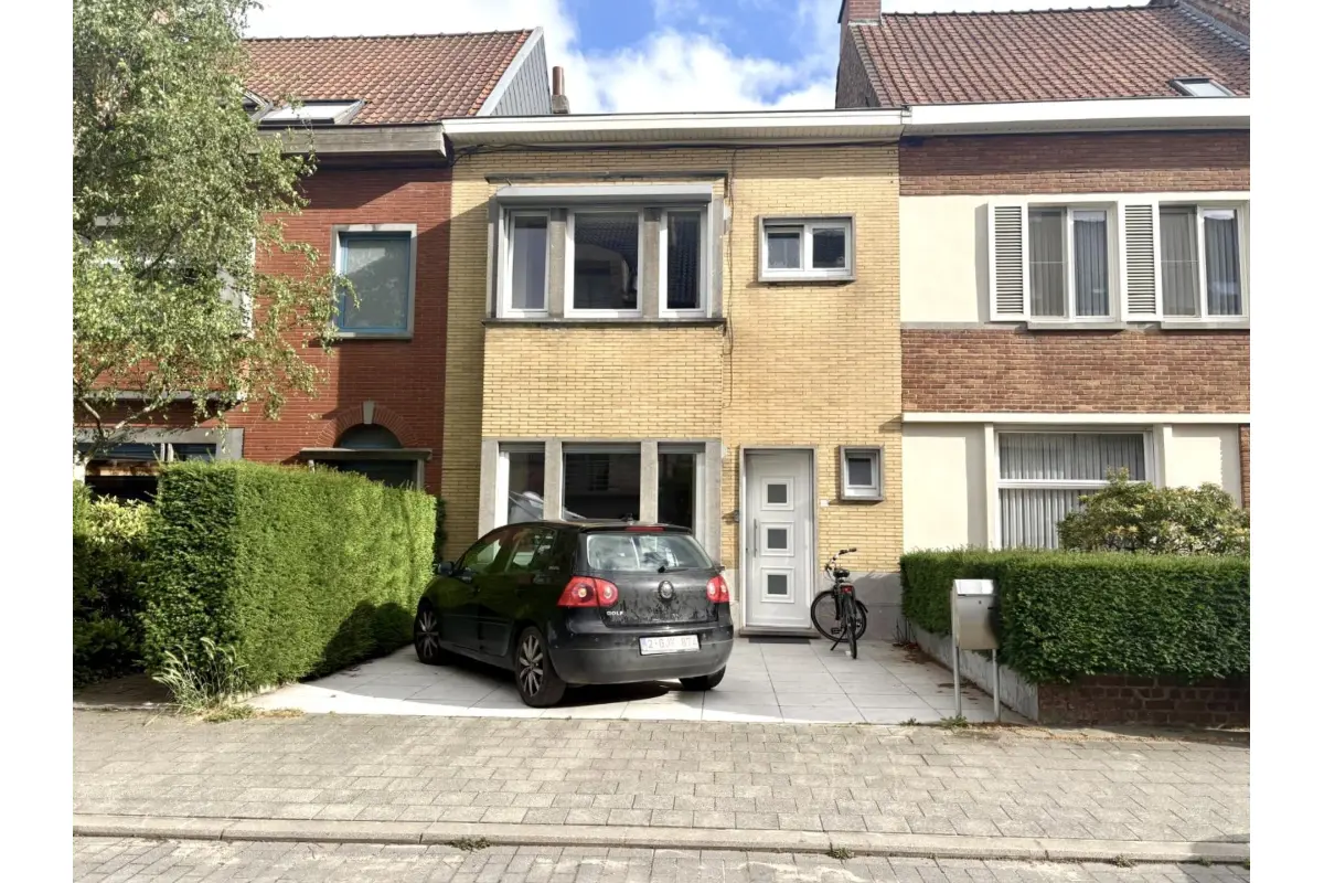 Huis te  koop in Kortrijk 8500 280000.00€ 2 slaapkamers 150.00m² - Zoekertje 630059