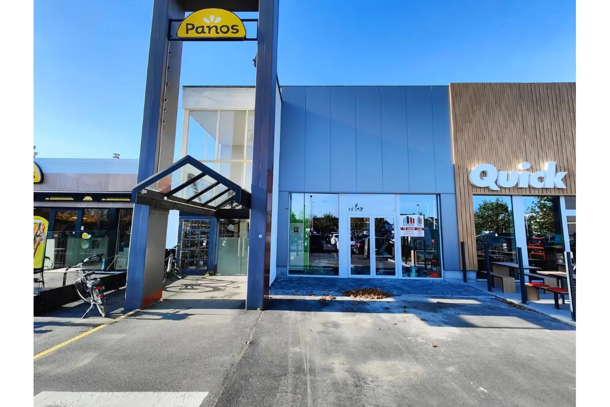 Handelszaak te  huur in Brugge 8000 6650.00€  slaapkamers 300.00m² - Zoekertje 629681