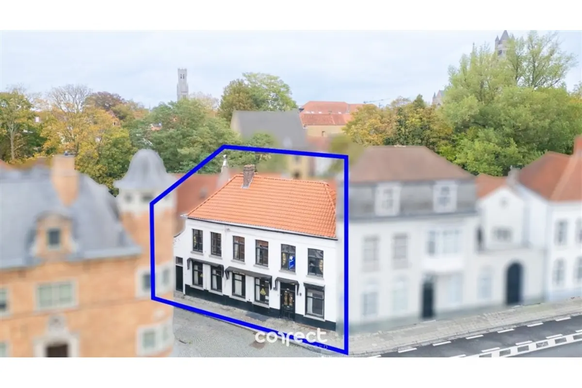Huis te  in Brugge 8000 395000.00€ 4 slaapkamers 233.00m² - Zoekertje 630230