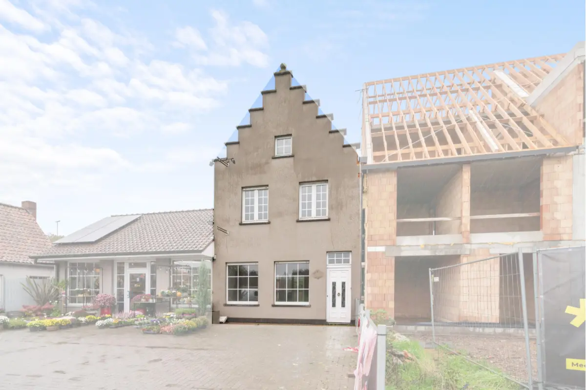 Huis te  koop in Oostkamp 8020 325000.00€ 3 slaapkamers m² - Zoekertje 631374