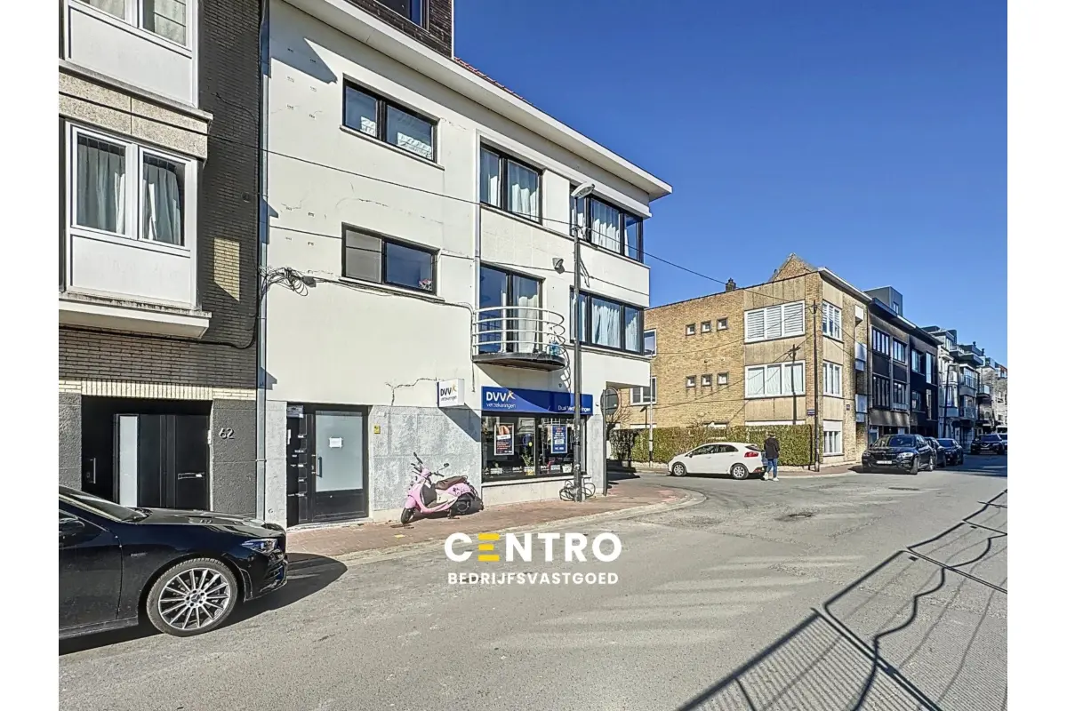 Appartementsgebouw te  koop in Knokke-Heist 8300 365000.00€  slaapkamers 152.00m² - Zoekertje 631961