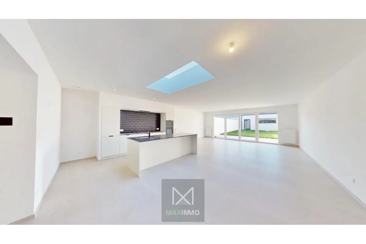 Huis te  koop in Lauwe 8930 0.00€ 4 slaapkamers 196.00m² - Zoekertje 631768