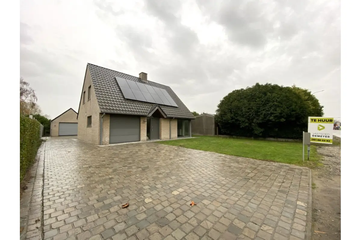 Huis te  huur in Beernem 8730 1200.00€ 3 slaapkamers 150.00m² - Zoekertje 633584