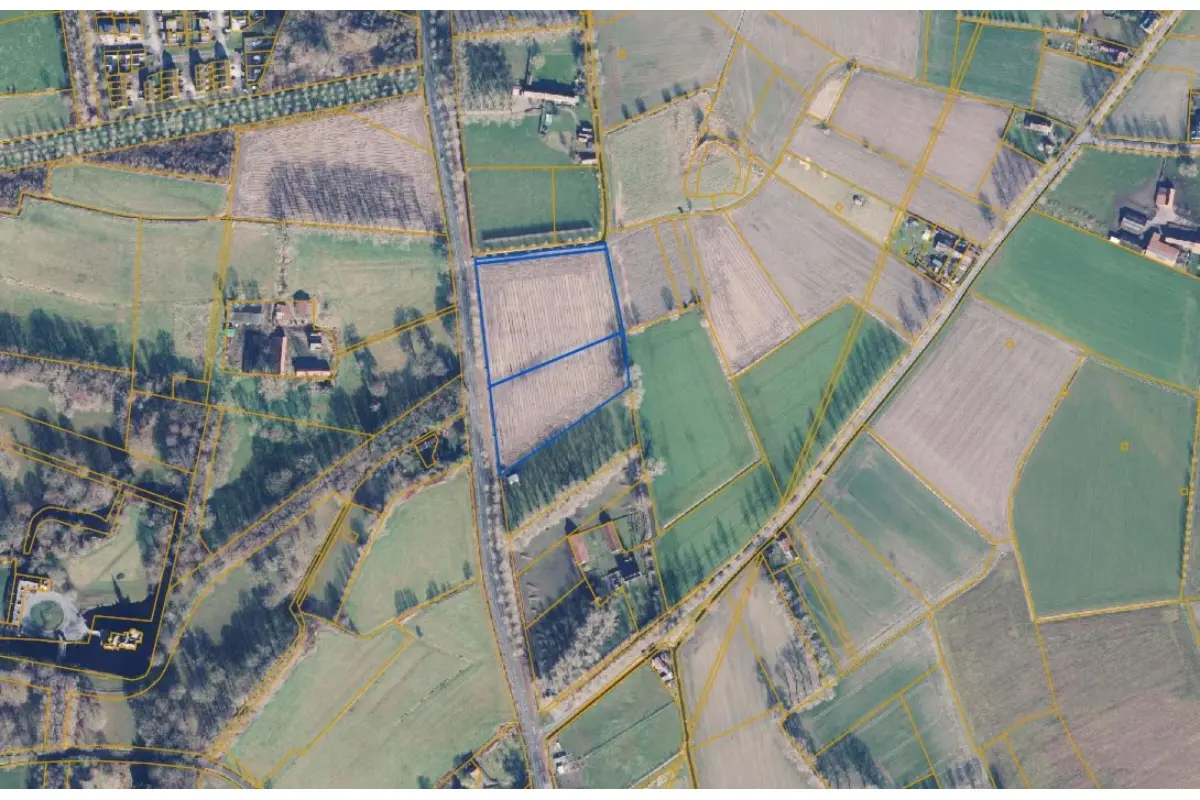 Grond te  koop in Koolkerke 8000 200350.00€  slaapkamers m² - Zoekertje 631743