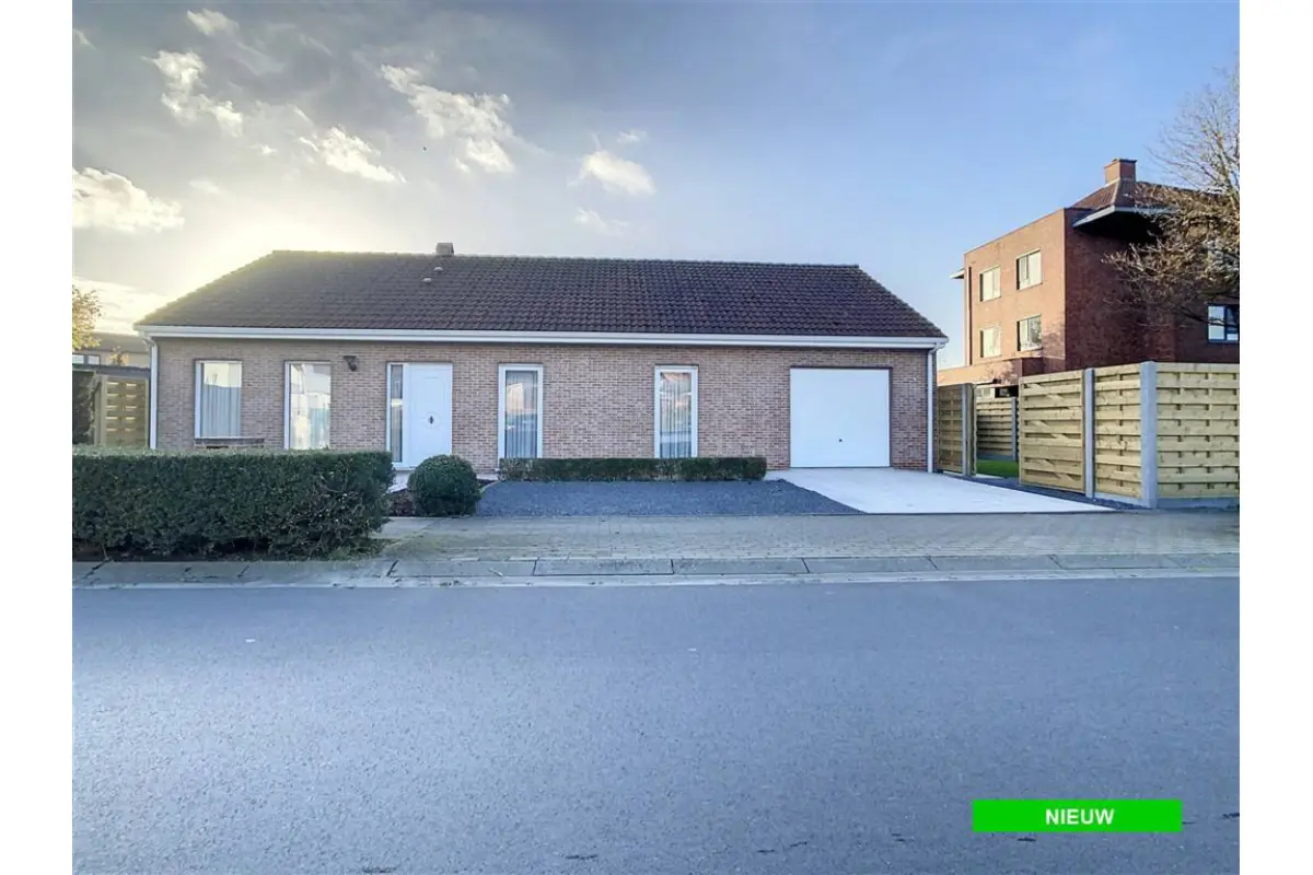 Huis te  huur in Ieper 8900 980.00€ 3 slaapkamers 229.00m² - Zoekertje 632403