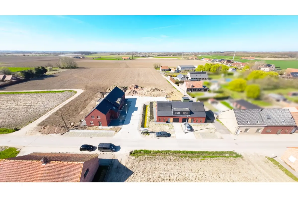 Huis te  koop in Langemark-Poelkapelle 8920 424890.00€ 5 slaapkamers 220.00m² - Zoekertje 631809