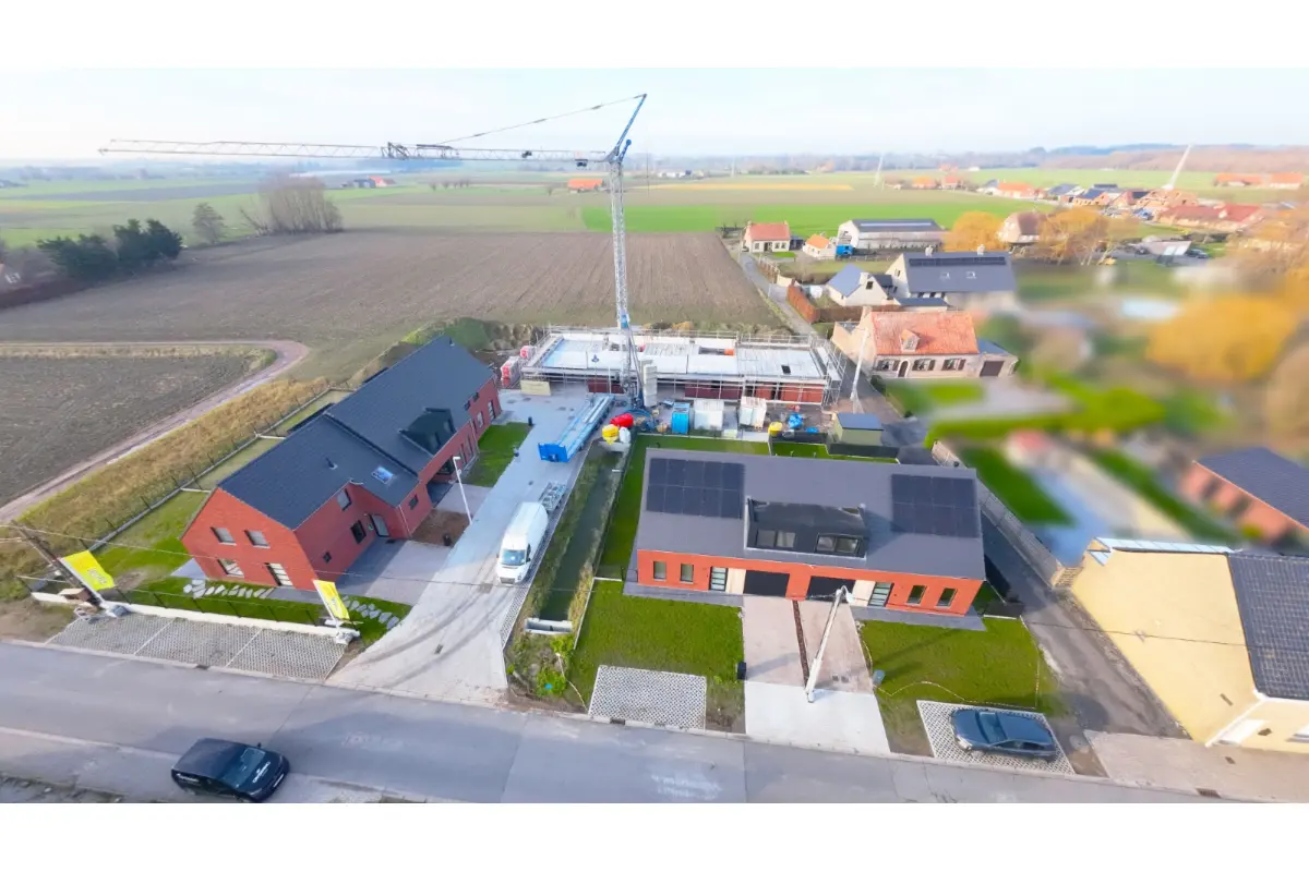 Huis te  koop in Langemark-Poelkapelle 8920 424890.00€ 5 slaapkamers 220.00m² - Zoekertje 631809