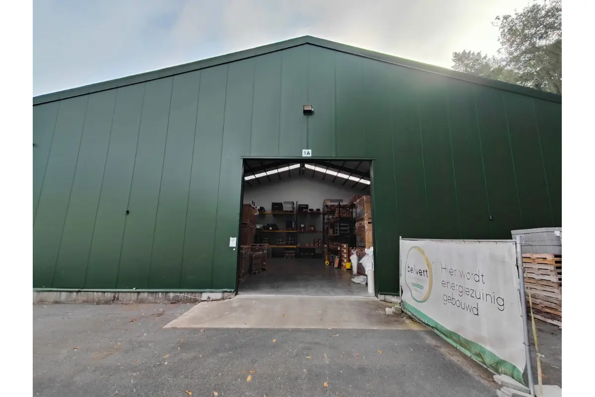 Handelszaak te  huur in Oostkamp 8020 1150.00€  slaapkamers 357.00m² - Zoekertje 632751