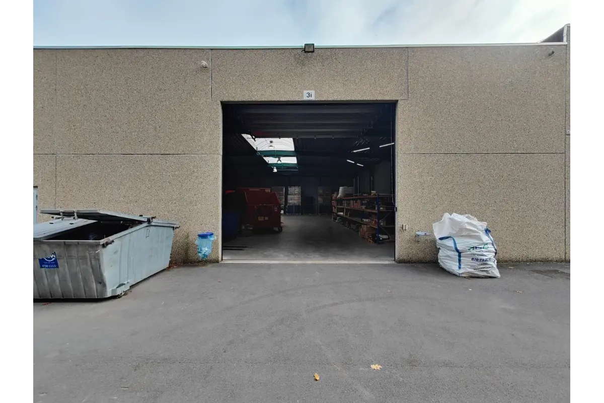 Handelszaak te  huur in Oostkamp 8020 1830.00€  slaapkamers 570.00m² - Zoekertje 632750