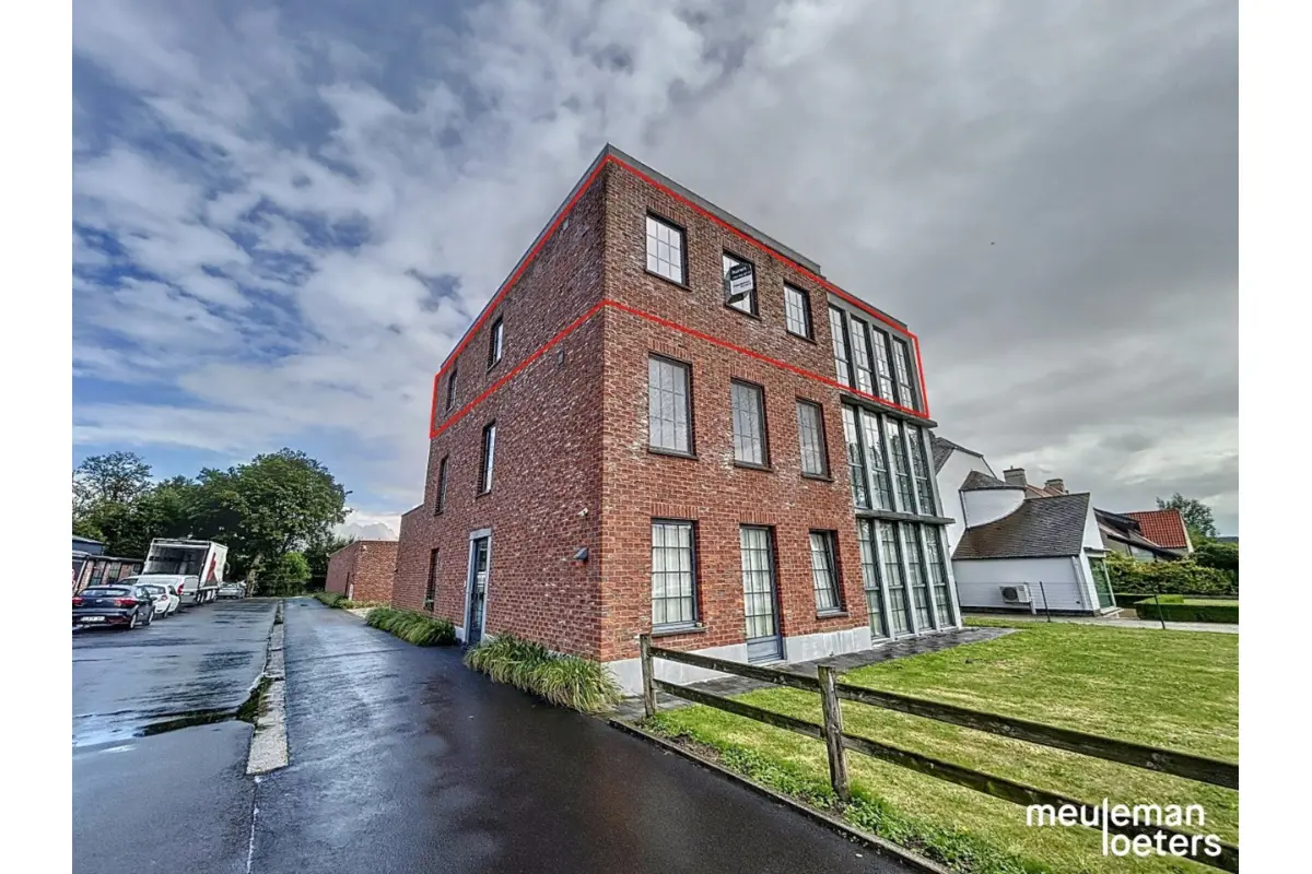 Appartement te  huur in Waardamme 8020 870.00€ 3 slaapkamers m² - Zoekertje 633685