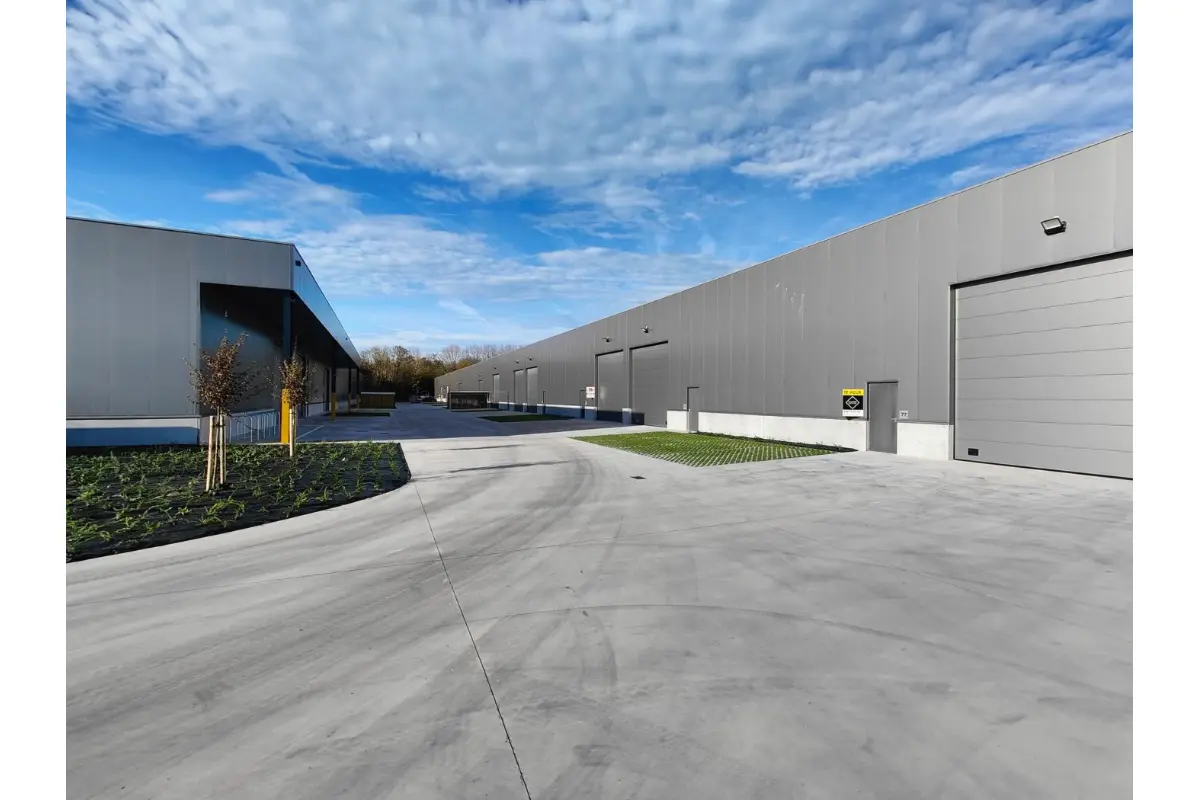 Handelszaak te  koop in Brugge 8000 331022.00€  slaapkamers 202.00m² - Zoekertje 633639