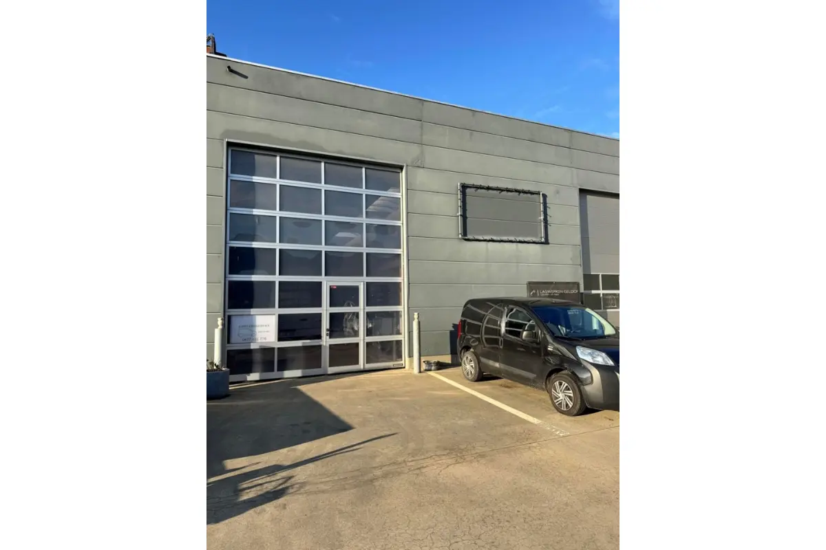 Handelszaak te  huur in Koekelare 8680 675.00€  slaapkamers m² - Zoekertje 633876