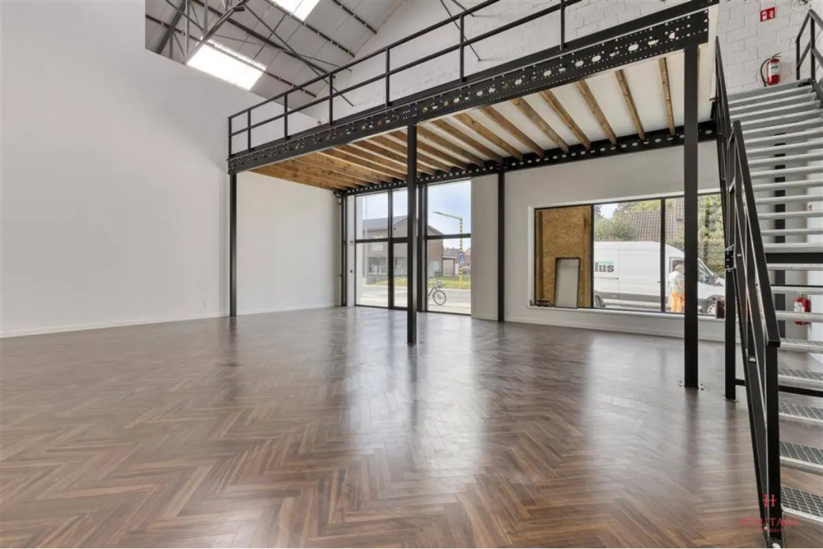 Handelszaak te  huur in Sint-Eloois-Vijve 8793 1550.00€  slaapkamers 200.00m² - Zoekertje 634683