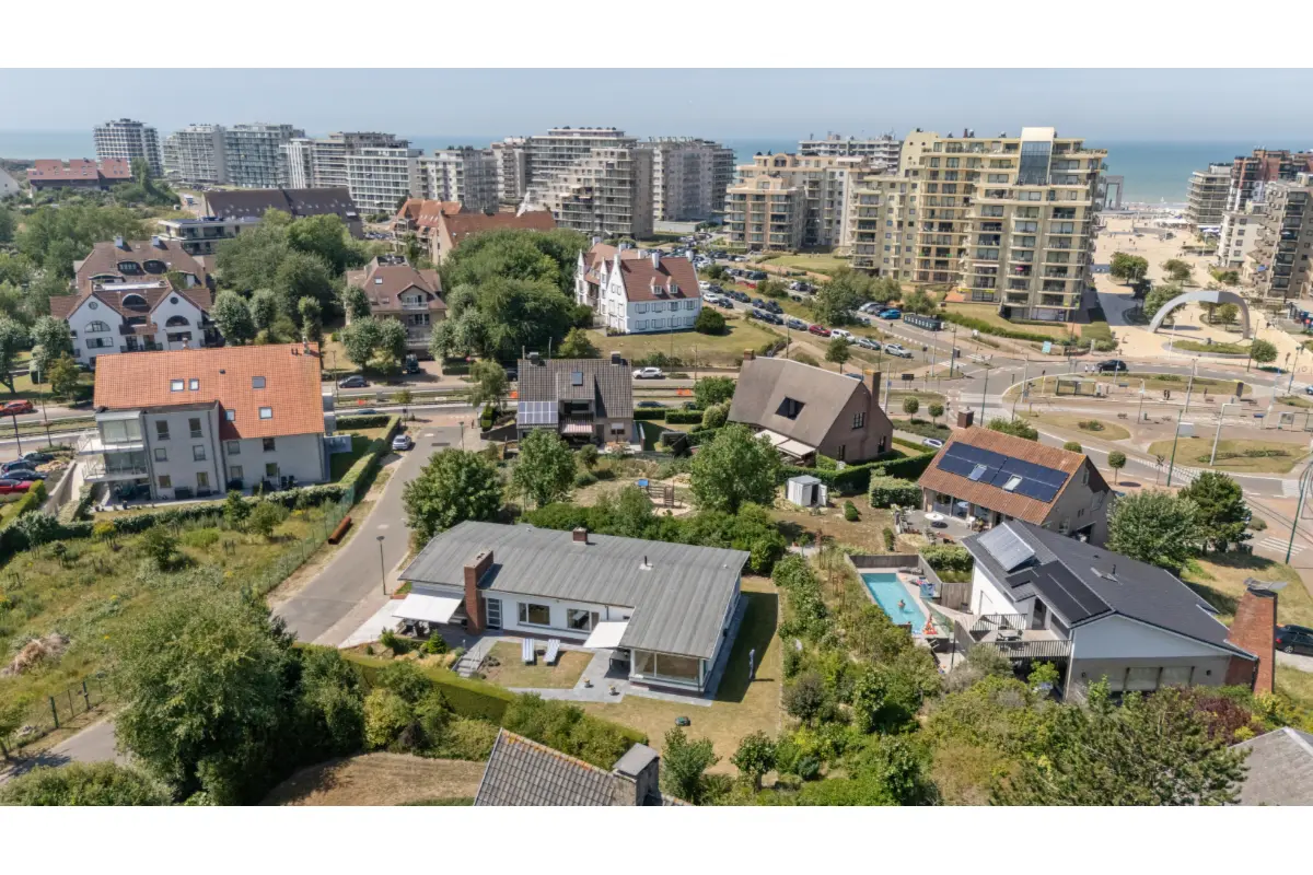 Villa te  koop in De Panne 8660 599000.00€ 5 slaapkamers 194.00m² - Zoekertje 635697