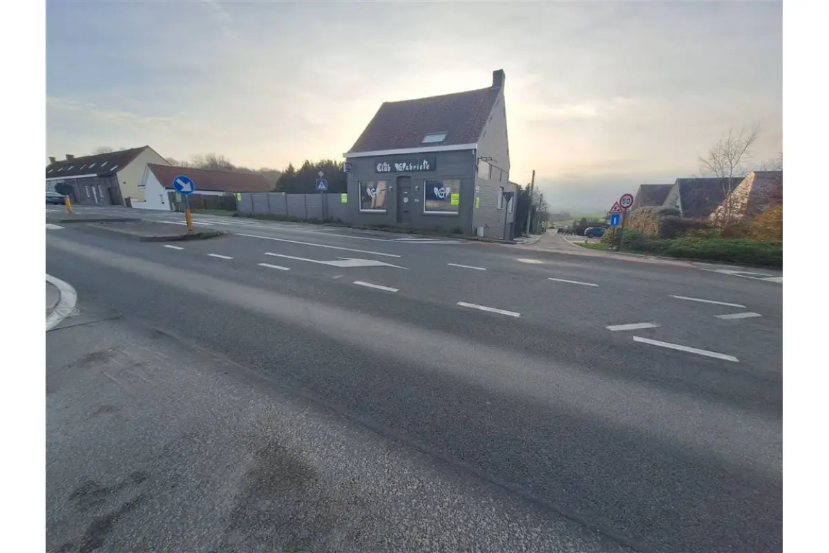 Handelszaak te  huur in Bellegem 8510 1250.00€  slaapkamers m² - Zoekertje 635528