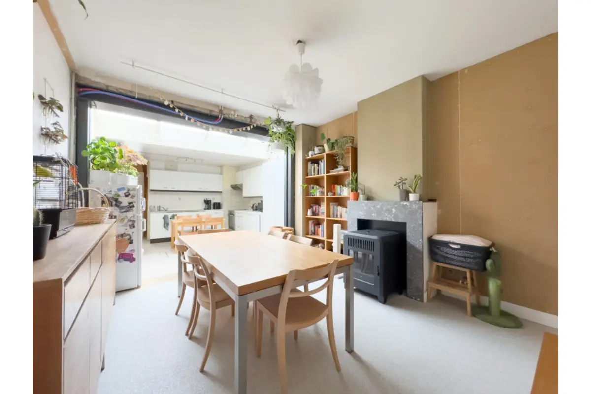 Huis te  koop in Sint-Michiels 8200 285000.00€ 4 slaapkamers m² - Zoekertje 635429