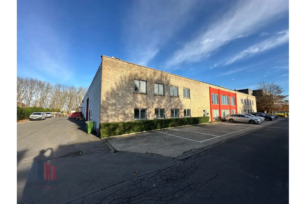 Handelszaak te  huur in Kortrijk 8500 1495.00€  slaapkamers m² - Zoekertje 634997