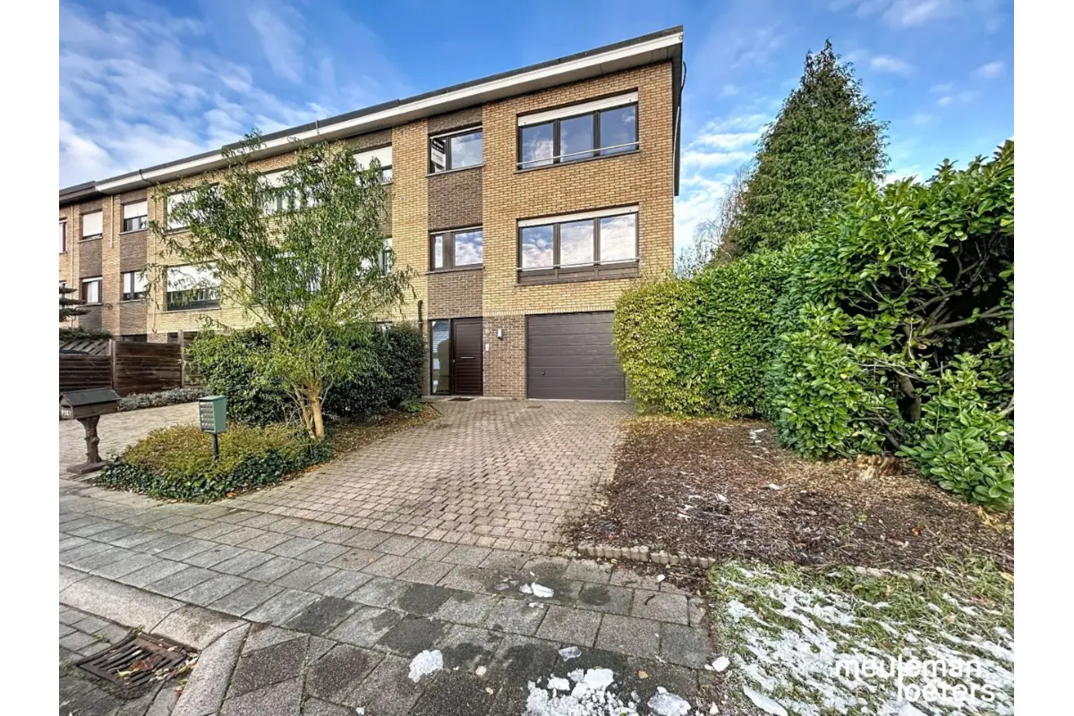 Huis te  huur in Oostkamp 8020 975.00€ 3 slaapkamers m² - Zoekertje 635867