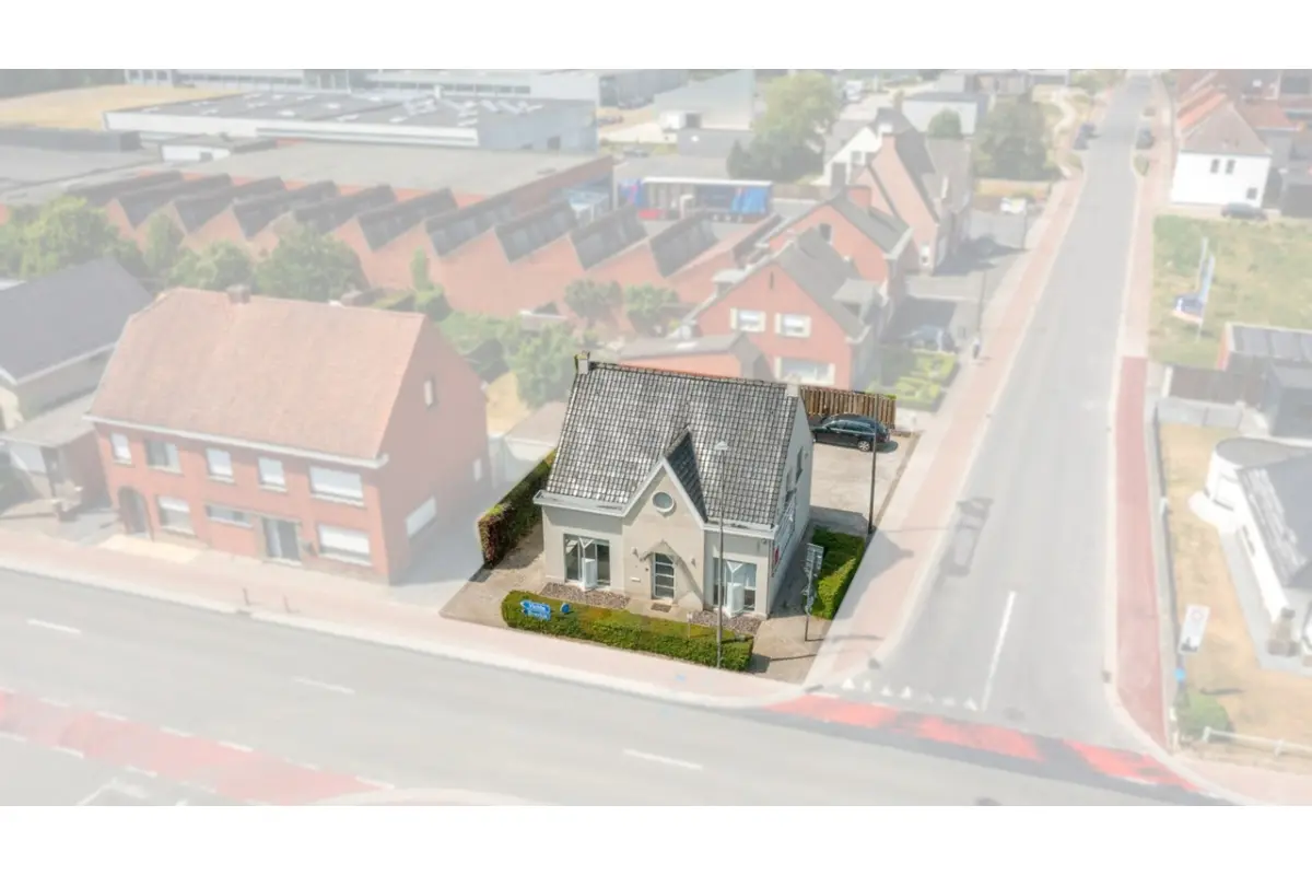 Handelszaak te  koop in Waregem 8790 349000.00€  slaapkamers m² - Zoekertje 636248