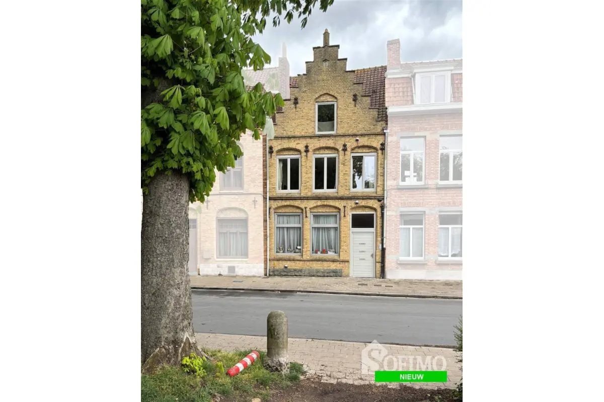 Appartementsgebouw te  koop in Ieper 8900 299000.00€ 5 slaapkamers m² - Zoekertje 636442