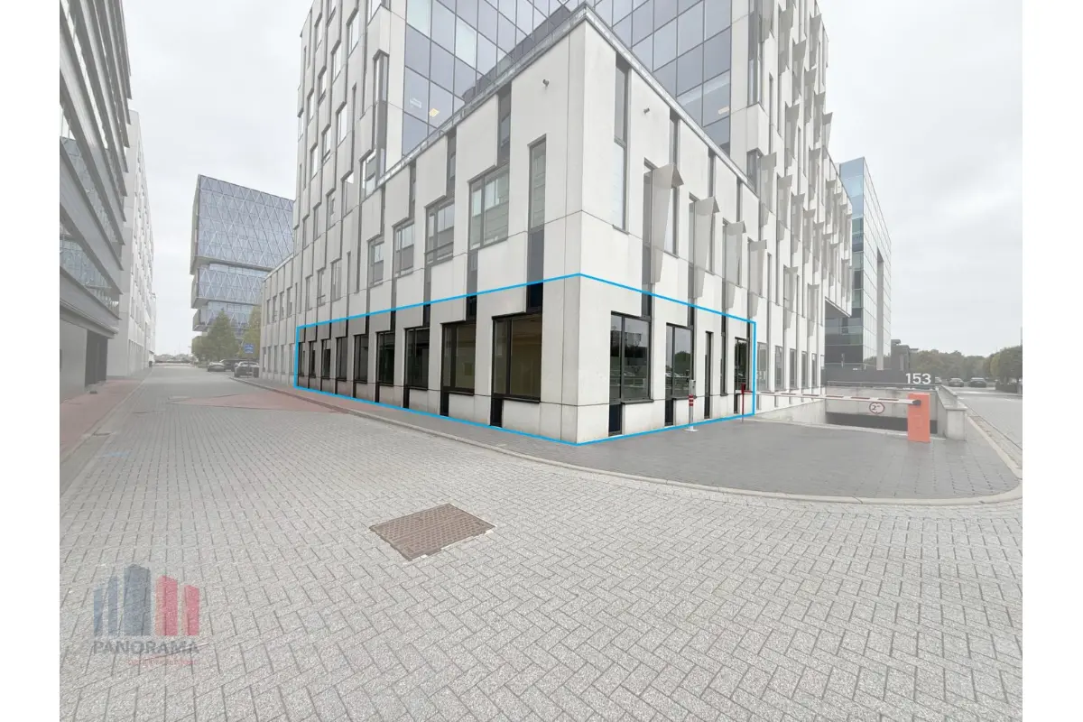 Handelszaak te  koop in Roeselare 8800 710000.00€  slaapkamers 319.00m² - Zoekertje 635924