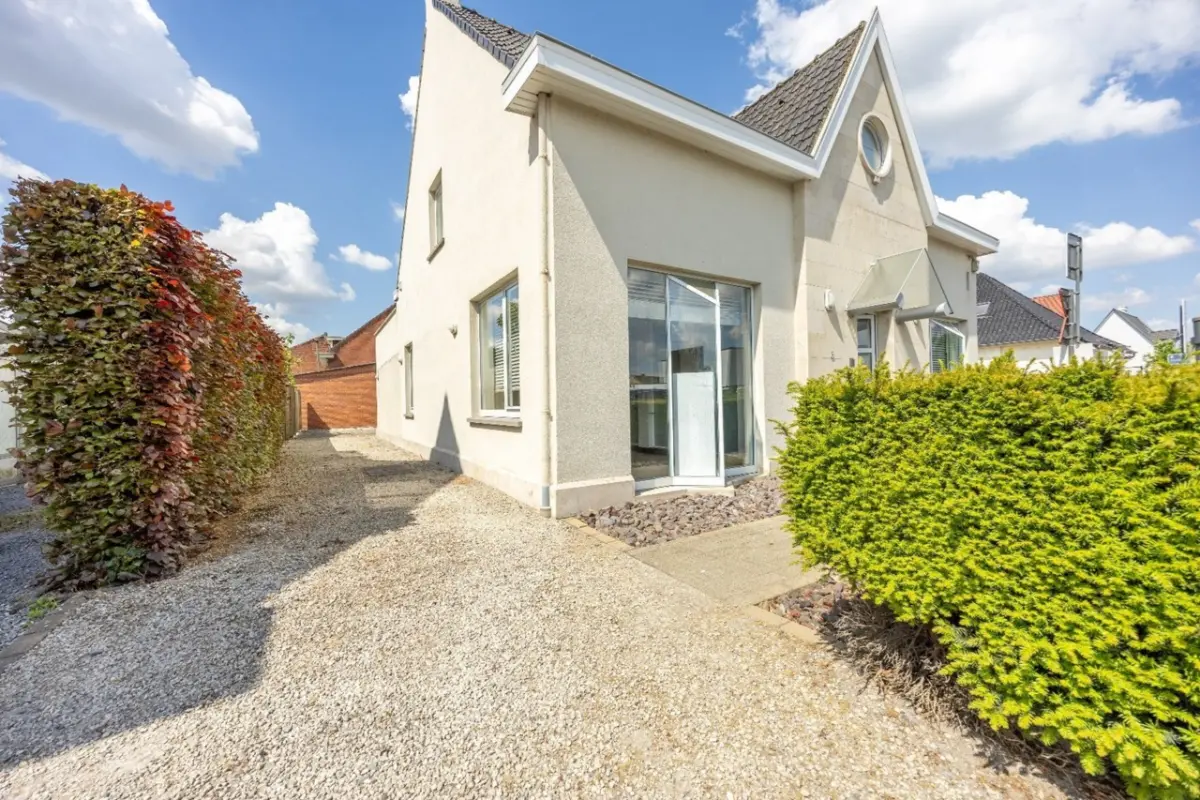 Huis te  koop in Waregem 8790 349000.00€  slaapkamers m² - Zoekertje 636247