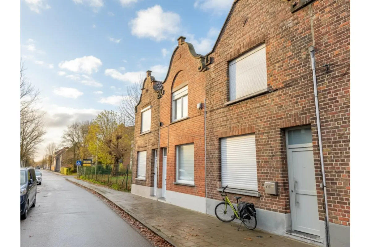 Huis te  koop in Sint-Andries 8200 299000.00€ 2 slaapkamers m² - Zoekertje 635868