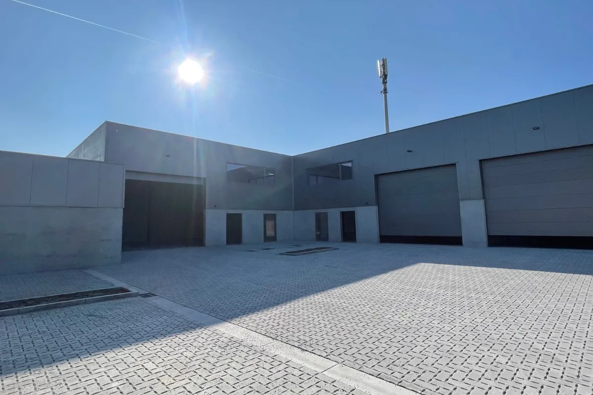 Handelszaak te  koop in Oostende 8400 600000.00€  slaapkamers 384.00m² - Zoekertje 636776