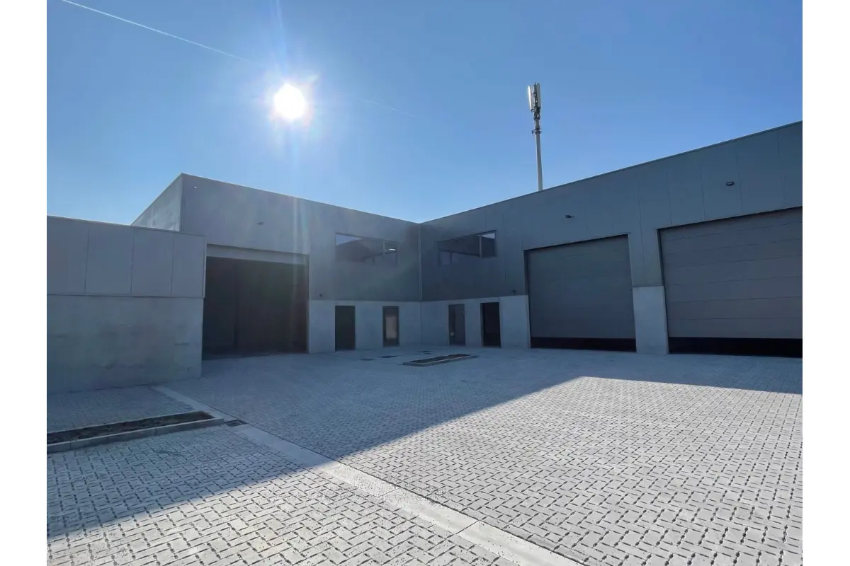 Handelszaak te  koop in Oostende 8400 600000.00€  slaapkamers 384.00m² - Zoekertje 636776