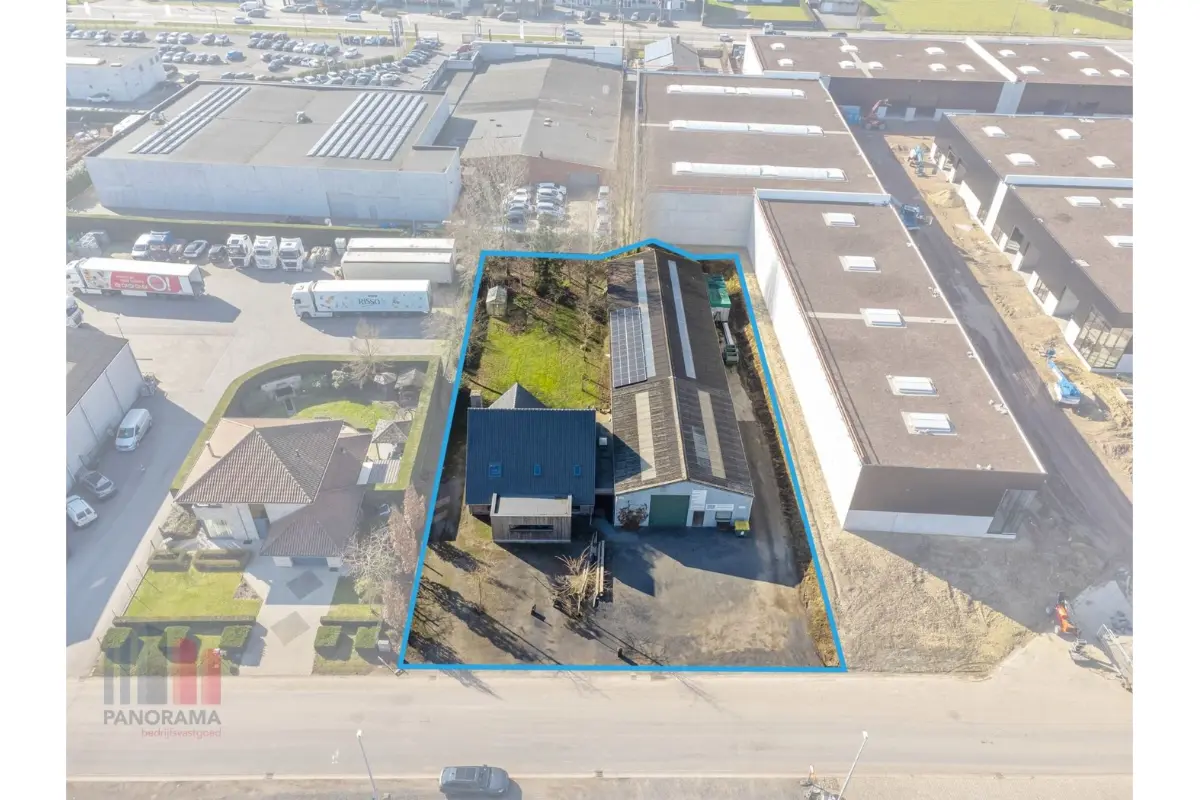 Handelszaak te  koop in Hooglede 8830 945000.00€  slaapkamers 766.00m² - Zoekertje 636840