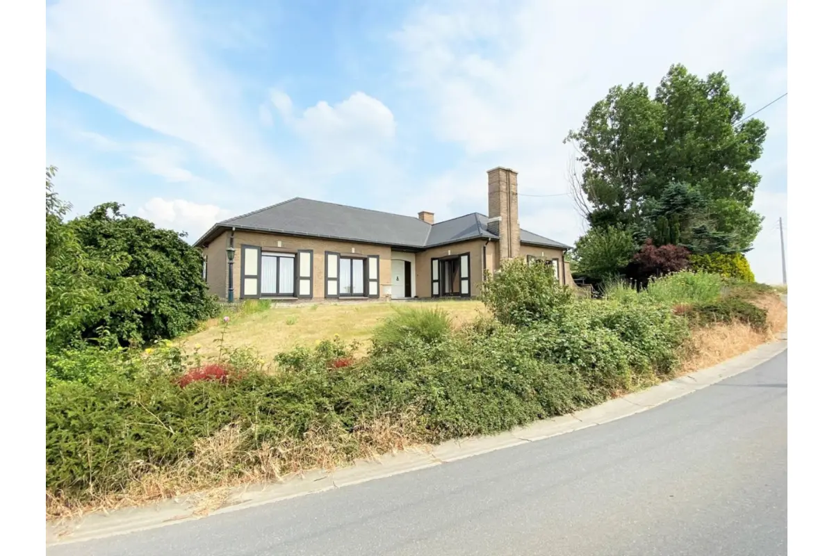 Huis te  huur in Pittem 8740 1170.00€ 4 slaapkamers 316.00m² - Zoekertje 637194