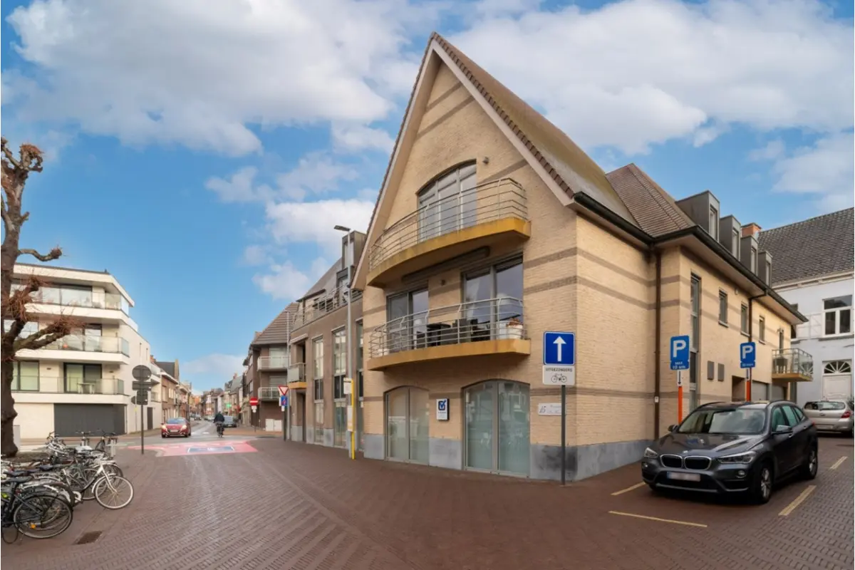 Appartement te  koop in Meulebeke 8760 325000.00€ 3 slaapkamers m² - Zoekertje 639425