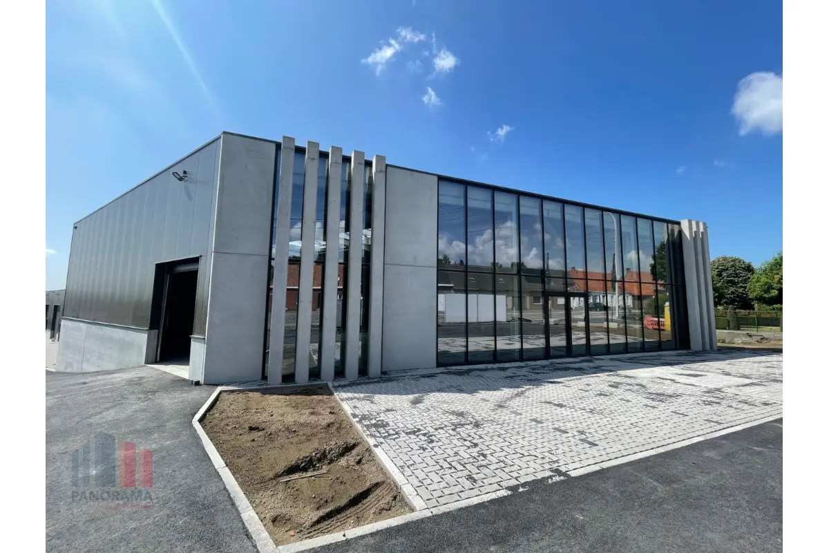 Handelszaak te  koop in Tielt 8700 734125.00€  slaapkamers 419.00m² - Zoekertje 637934