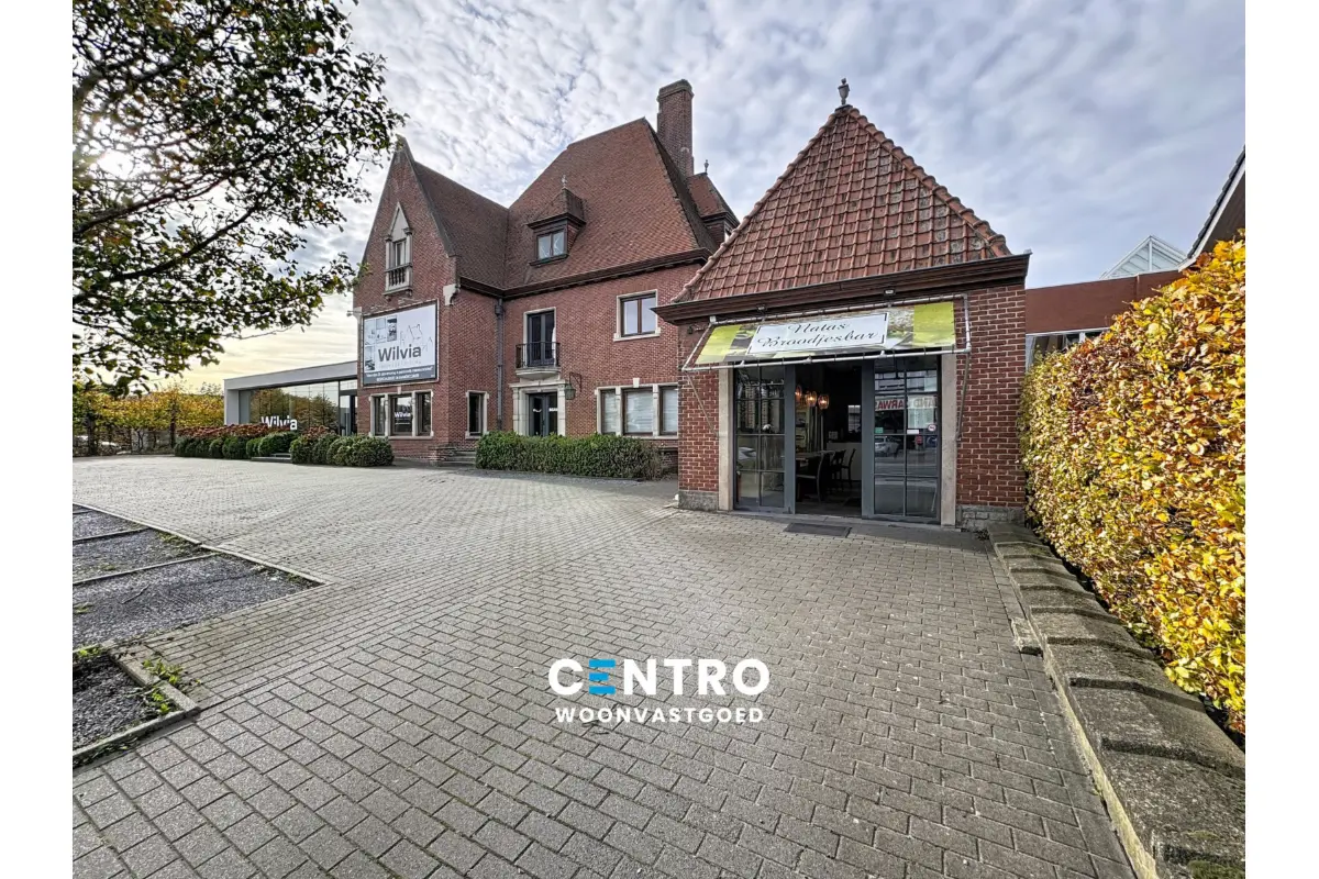 Huis te  koop in Roeselare 8800 1395000.00€ 5 slaapkamers 1356.00m² - Zoekertje 639178