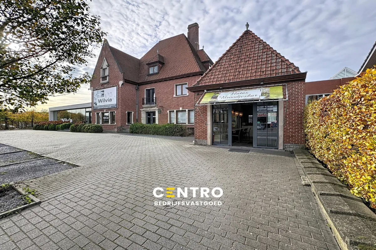 Handelszaak te  koop in Roeselare 8800 1395000.00€ 5 slaapkamers 1356.00m² - Zoekertje 639177