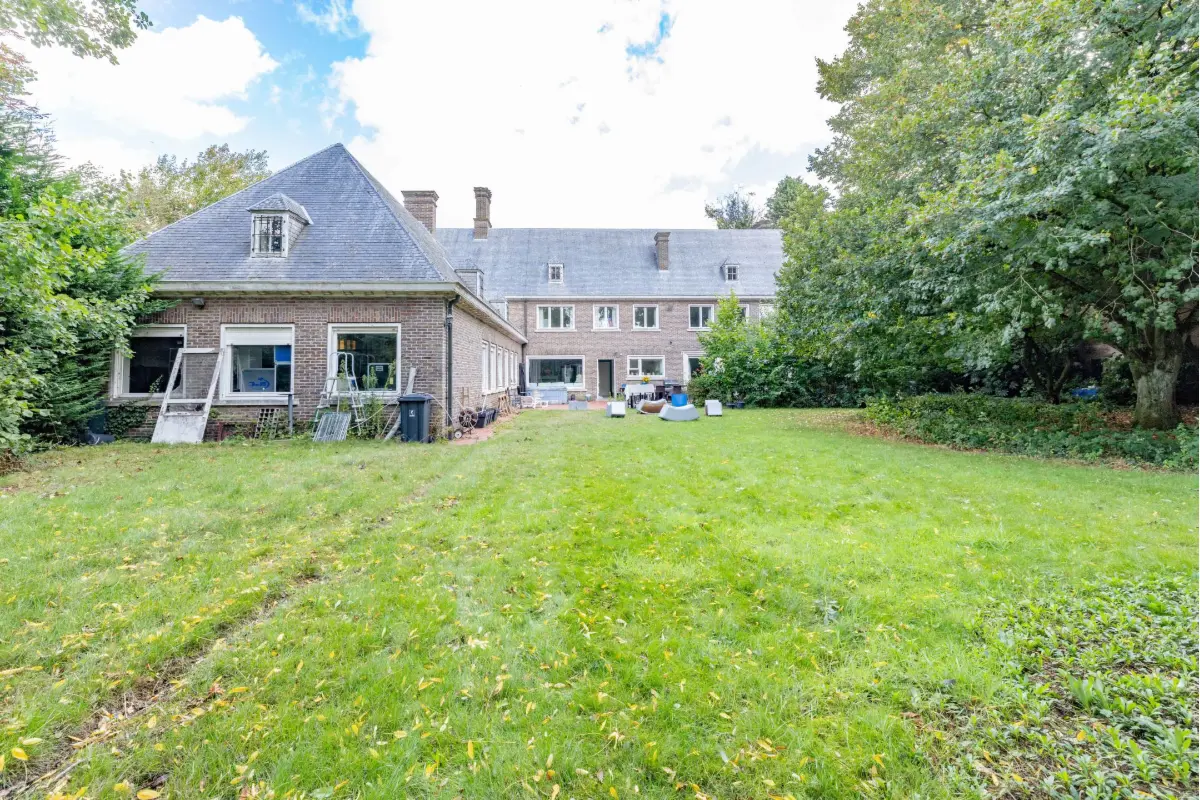 Huis te  koop in Roeselare 8800 749000.00€ 8 slaapkamers 669.00m² - Zoekertje 639527