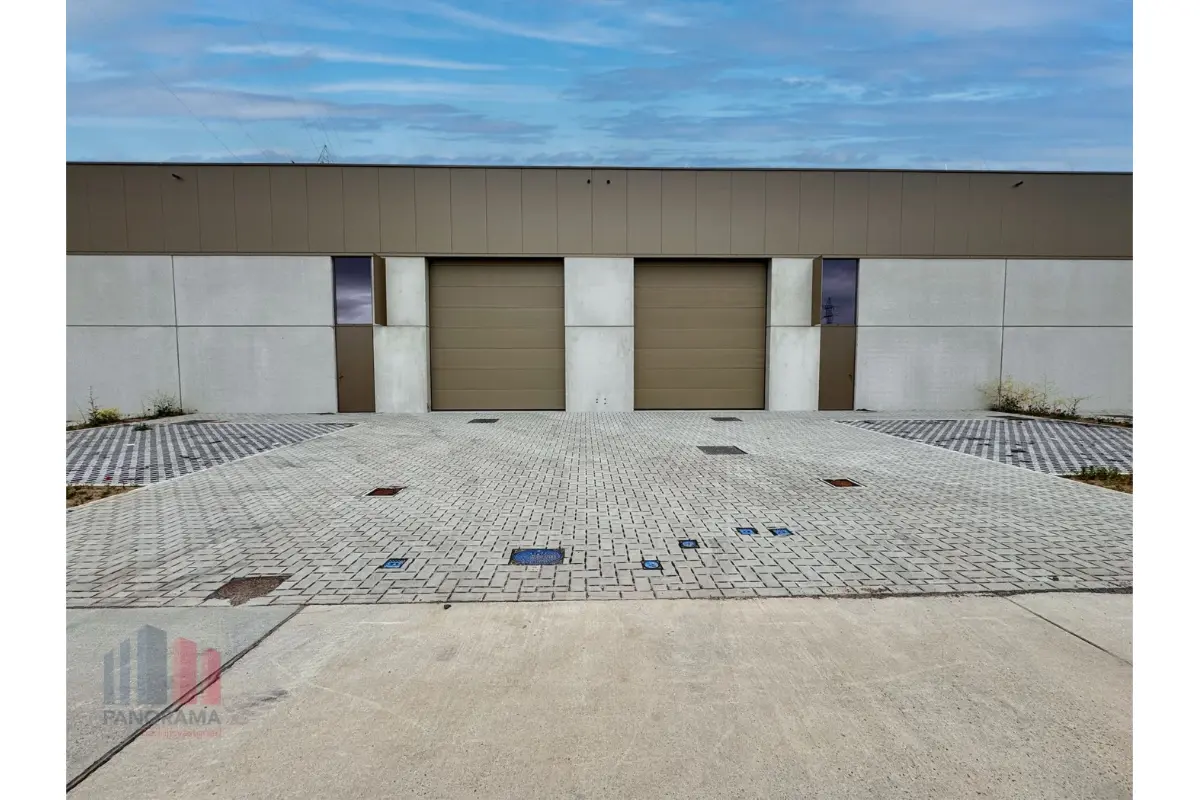 Handelszaak te  koop in Roeselare 8800 504540.00€  slaapkamers 376.00m² - Zoekertje 639888