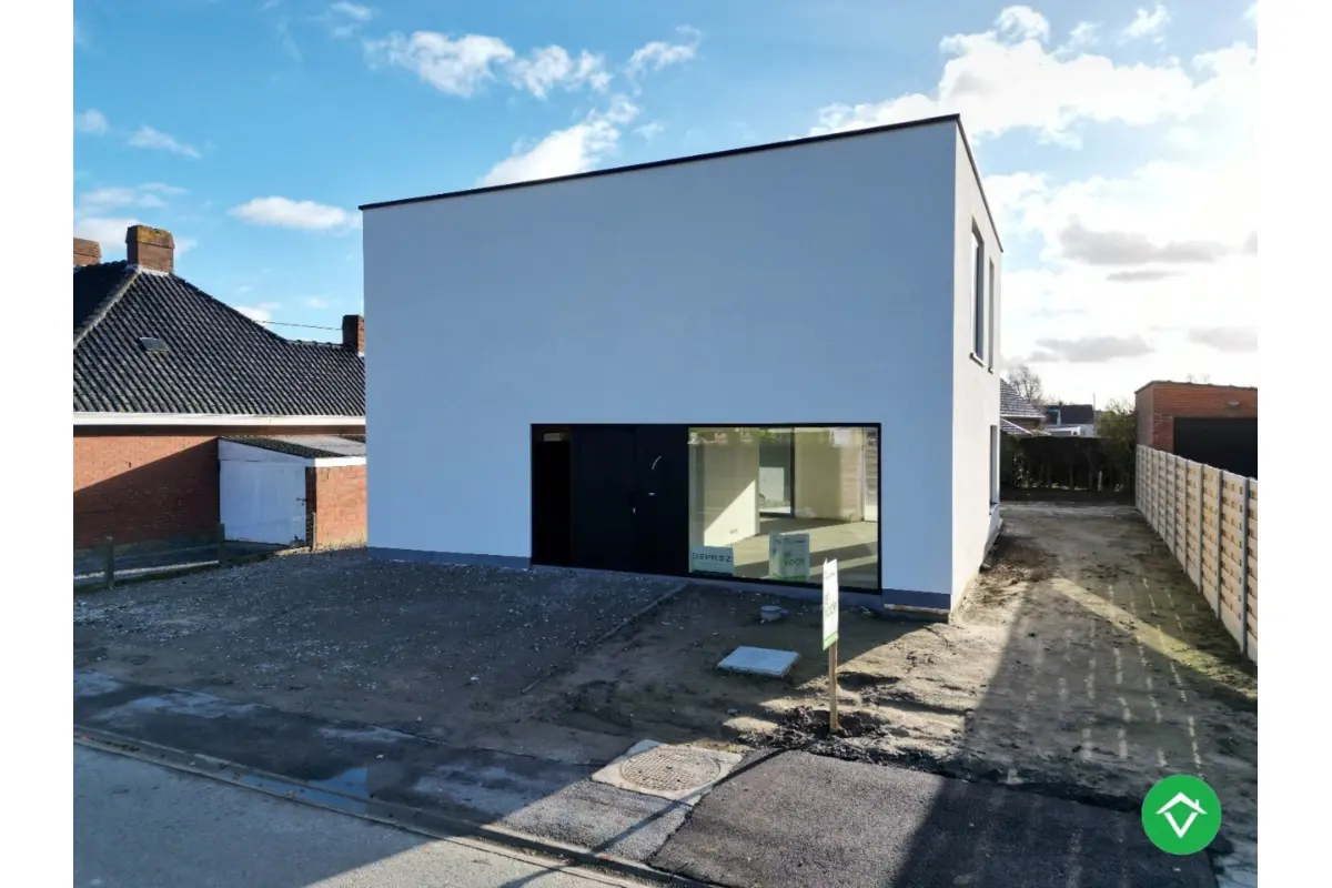 Huis te  koop in Gits 8830 449000.00€ 3 slaapkamers m² - Zoekertje 639675