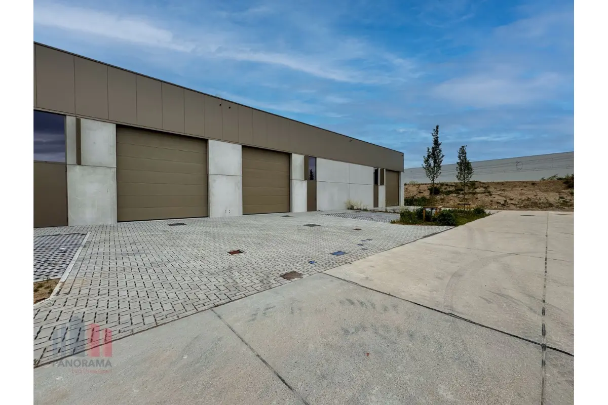 Handelszaak te  koop in Roeselare 8800 280500.00€  slaapkamers 185.00m² - Zoekertje 639885