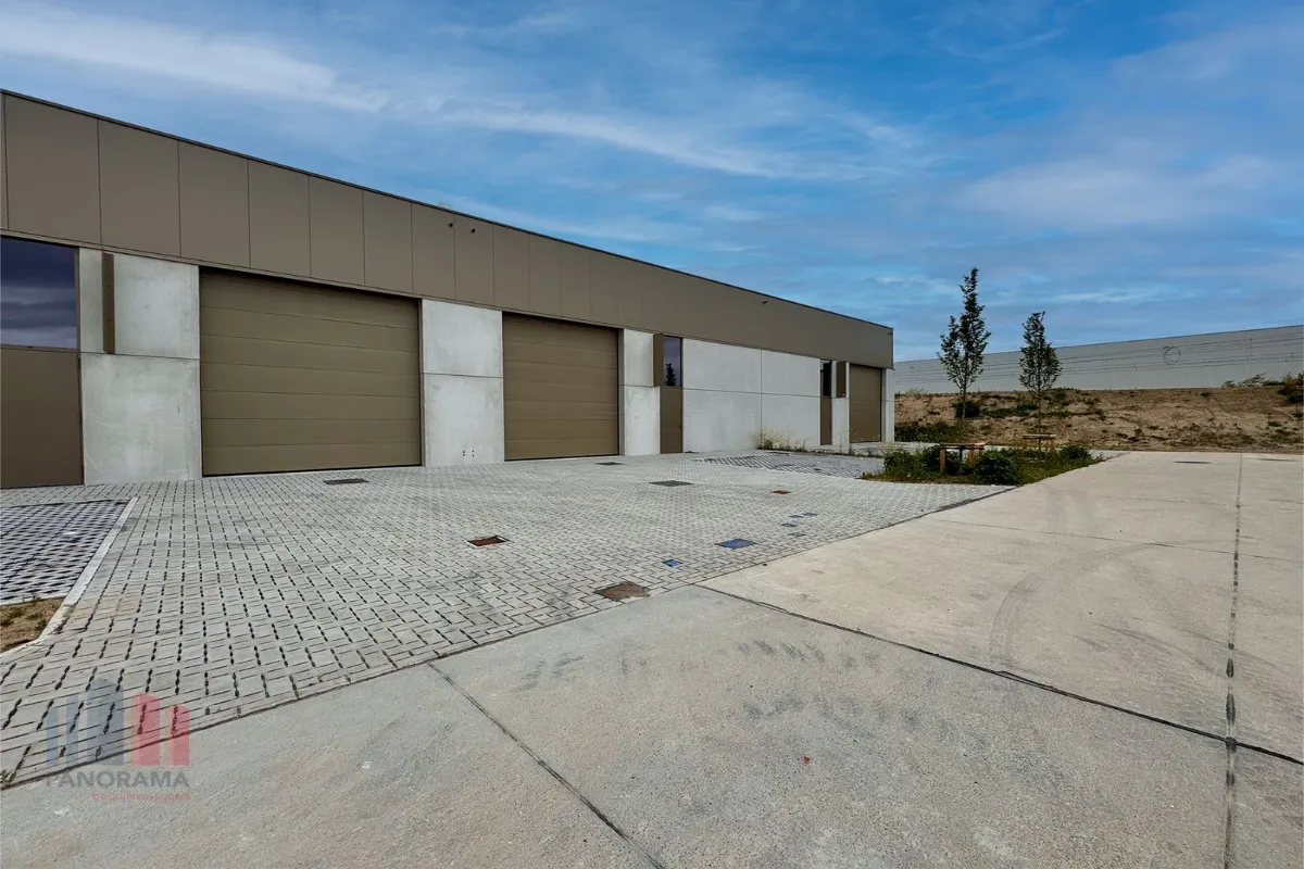 Handelszaak te  koop in Roeselare 8800 280500.00€  slaapkamers 185.00m² - Zoekertje 639885