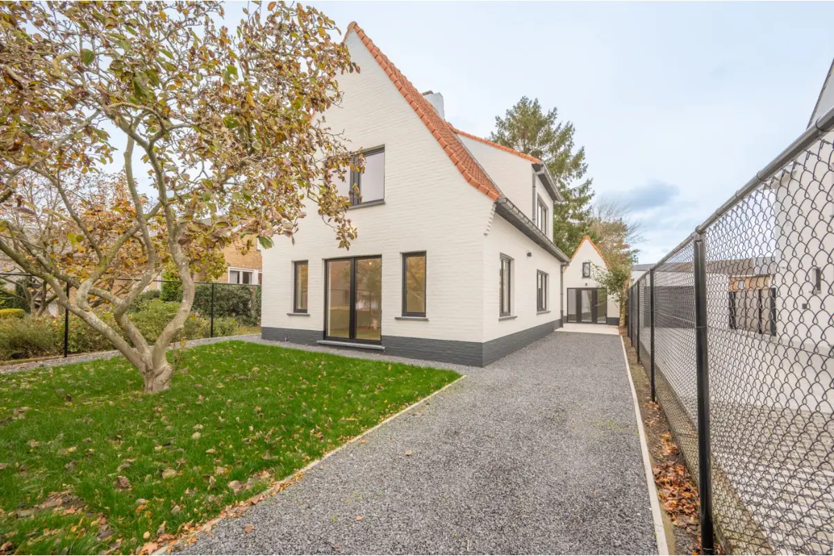 Huis te  koop in Sint-Andries 8200 735000.00€ 4 slaapkamers 182.00m² - Zoekertje 639894